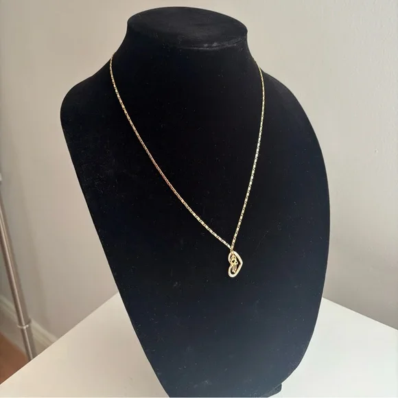 Gold Pendant Necklace with Elegant Heart Motif - Women Jewelry - Picture 5 of 8